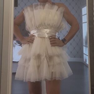 Elegant strapless, White Tulle Dress